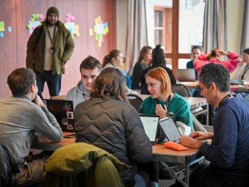 Travail en équipes @Claire Nicol