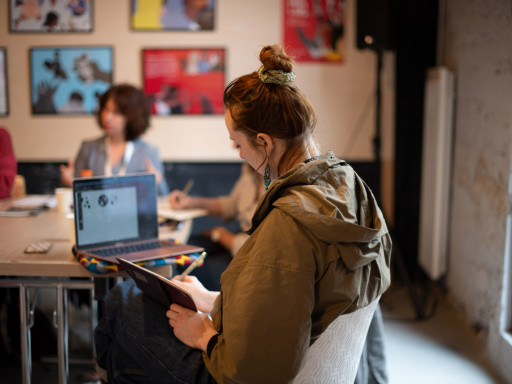 Travail en équipe ©Louise Mollier-Sabet