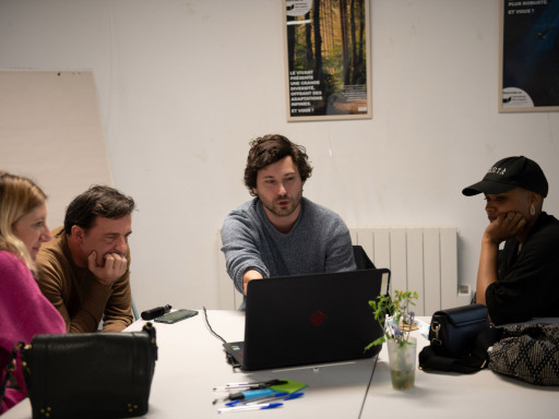 Travail en équipe ©Louise Mollier-Sabet